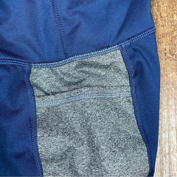 Avia Pocketed Athletic Leggings Size Medium Navy Gray - Picture 3 of 4